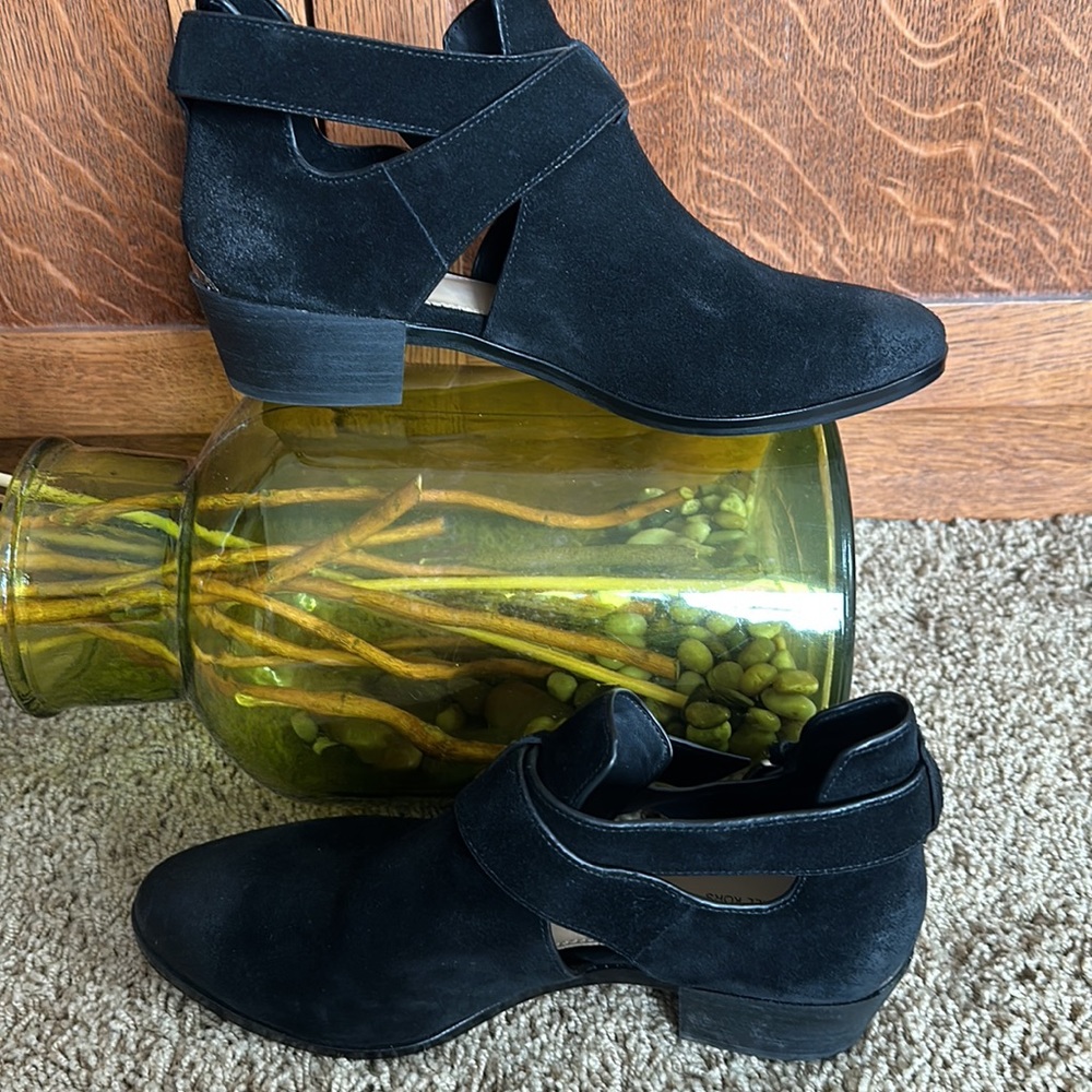 Women’s Michael Kors boots/shoes size 8.5